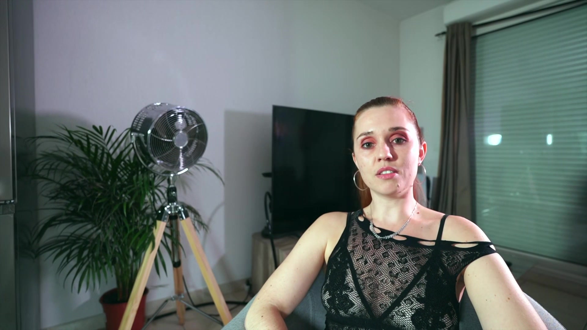Kira, 32, rushes without pressure towards more hard...