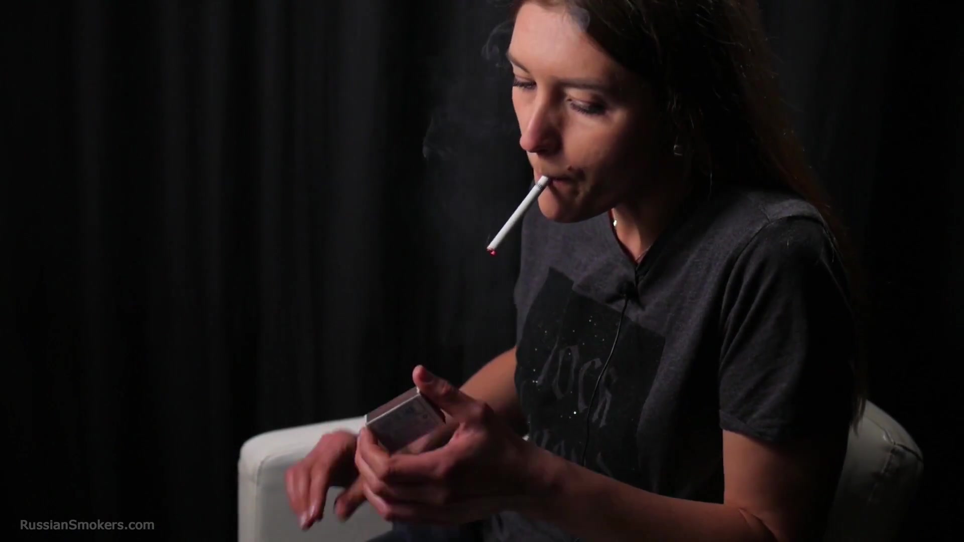 Kate Is Giving An Interview And Smoking 100mm Cigarettes