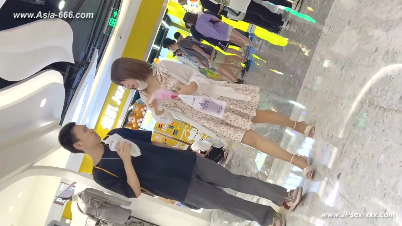 peeping chinese amateur upskirt.159