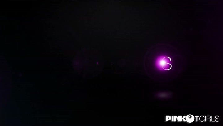 The babysitter in the pool - Pinko TGirls