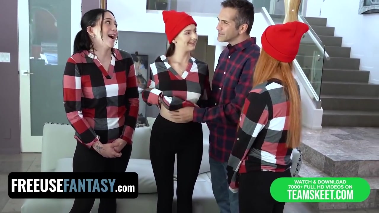 Freeuse Thaksgiving - Family Traditions To Start In Your Own House With Serena Hill, Donnie Rock And Violet Spice