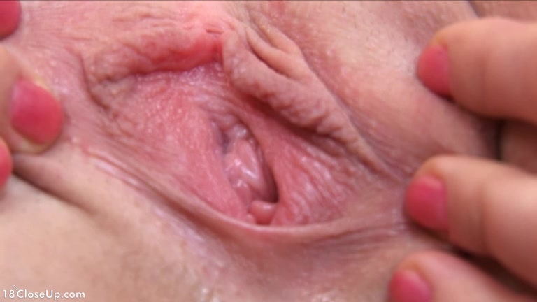 Tight 18yo Vagina Close_Up