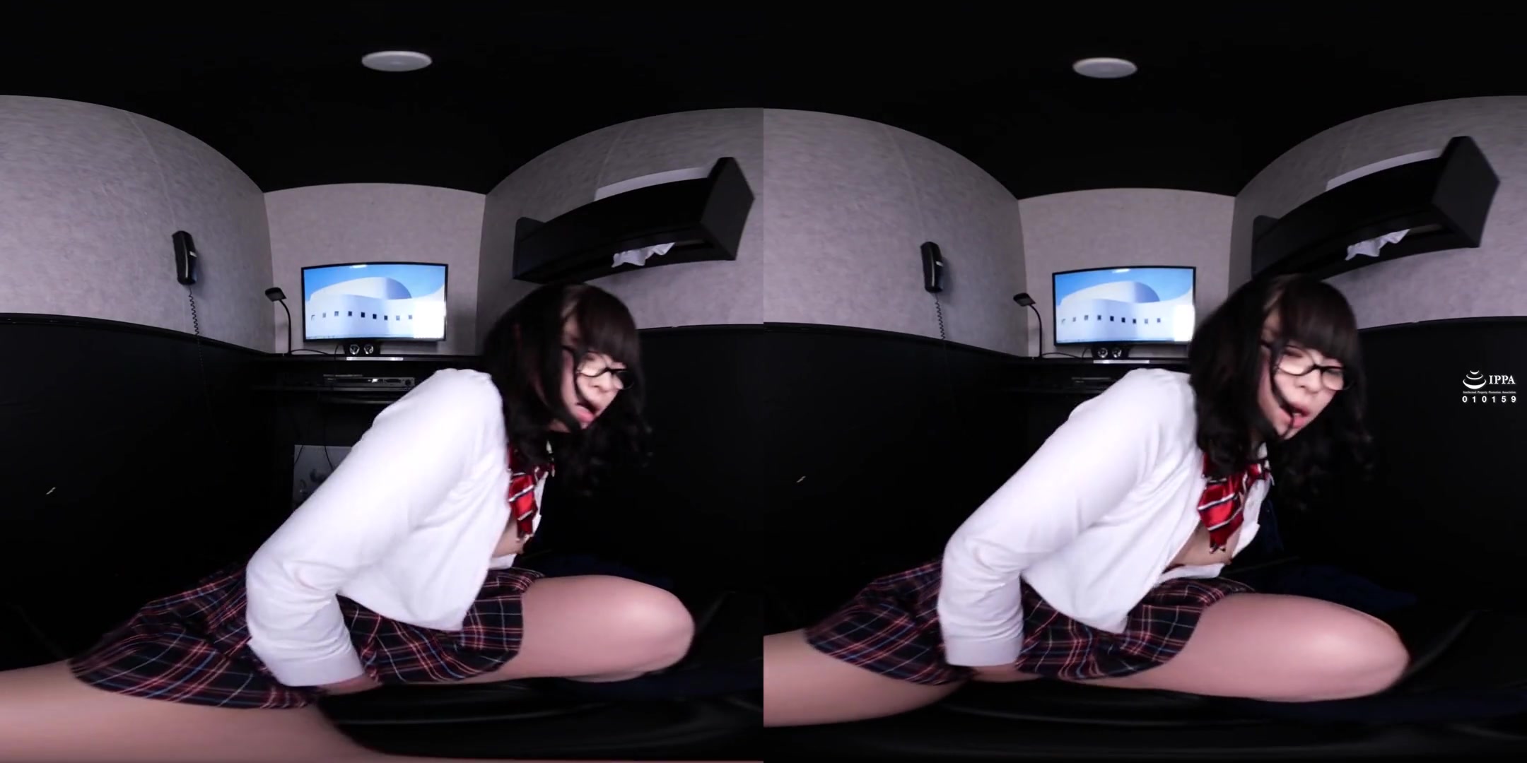 Helping you Masturbate: Woman Showing off Up Close - Japanese Solo JOI
