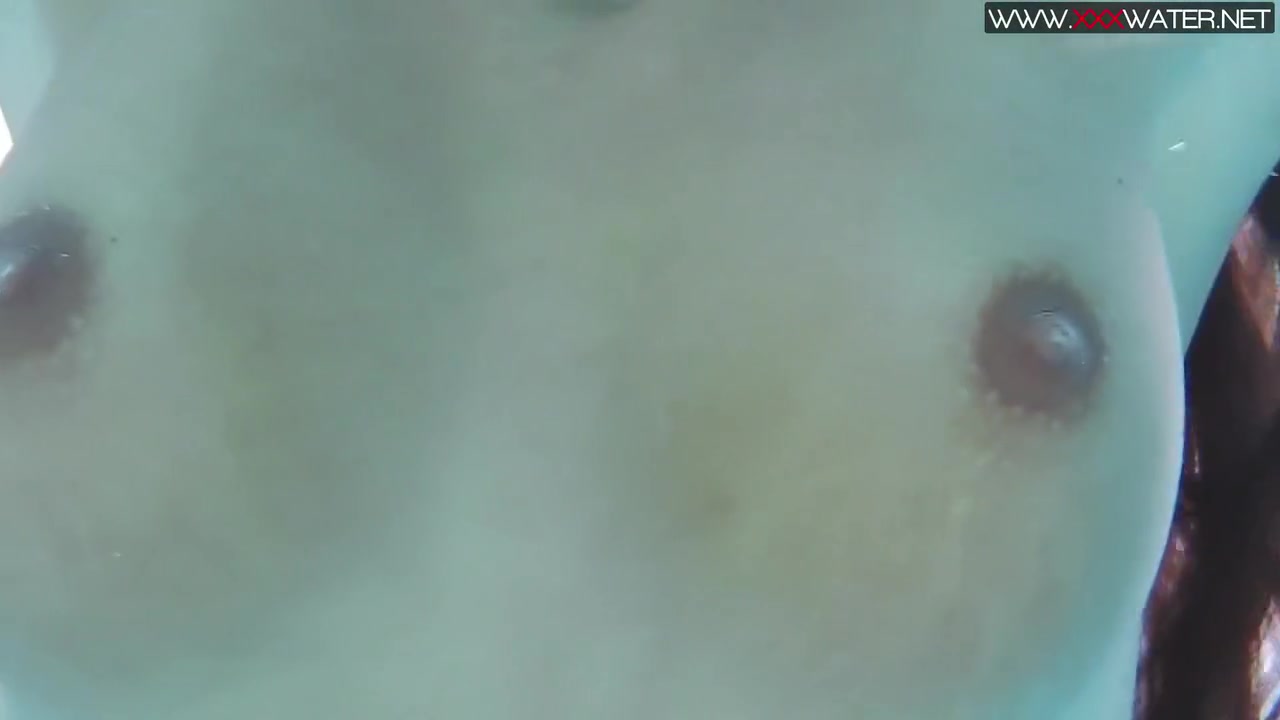 Sexy Chick Diana Kalgotkina Swims Naked In The Pool