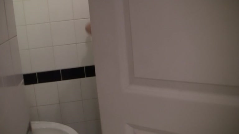 College bitches masturbate in the washroom