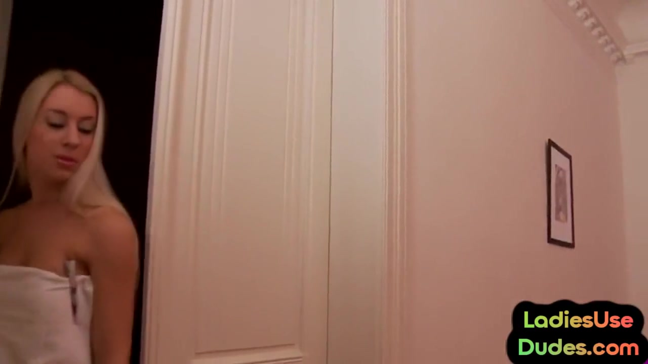 Luscious Feminas Seduce Pathetic Dude B4 Toying His