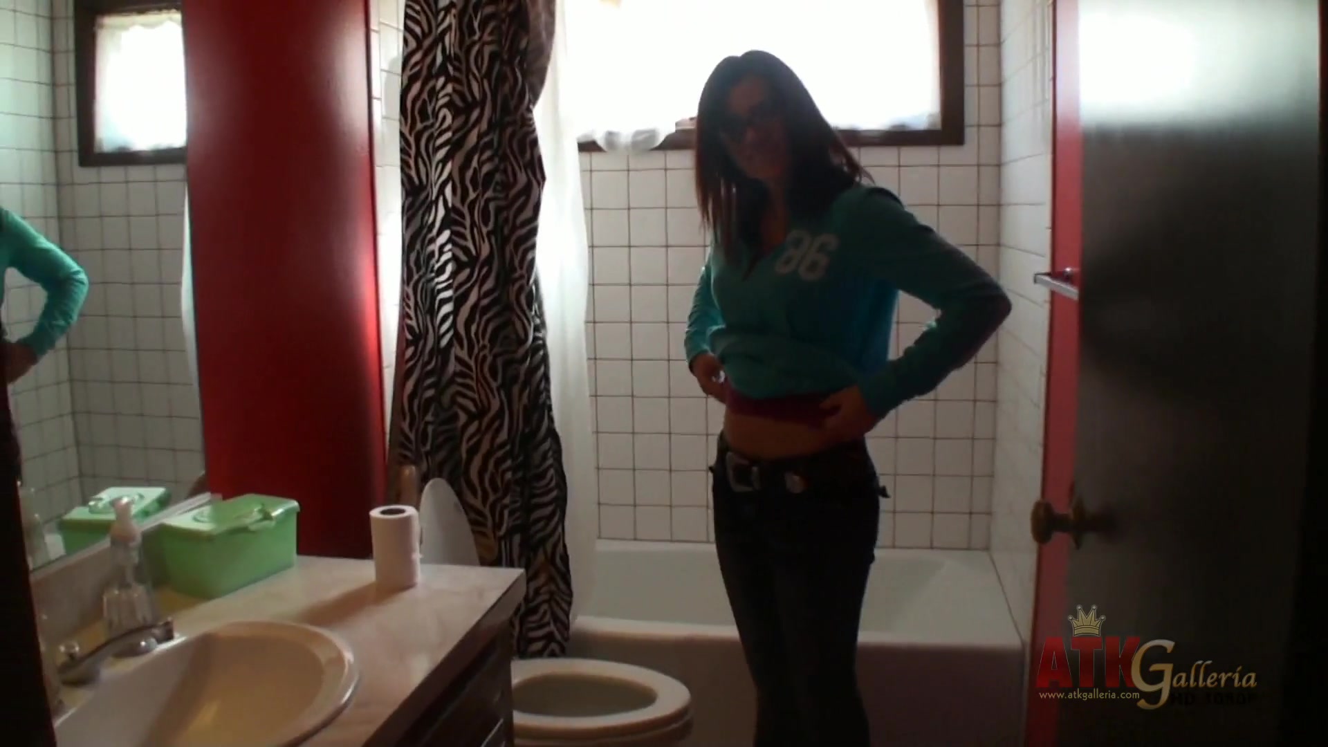 Aubrey James talks about the set of her video shoot