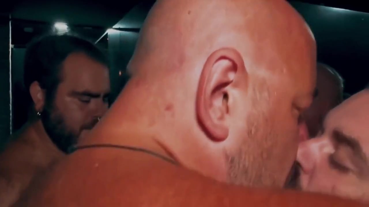 Sitges Bukake 14 Bears Orgy Part3