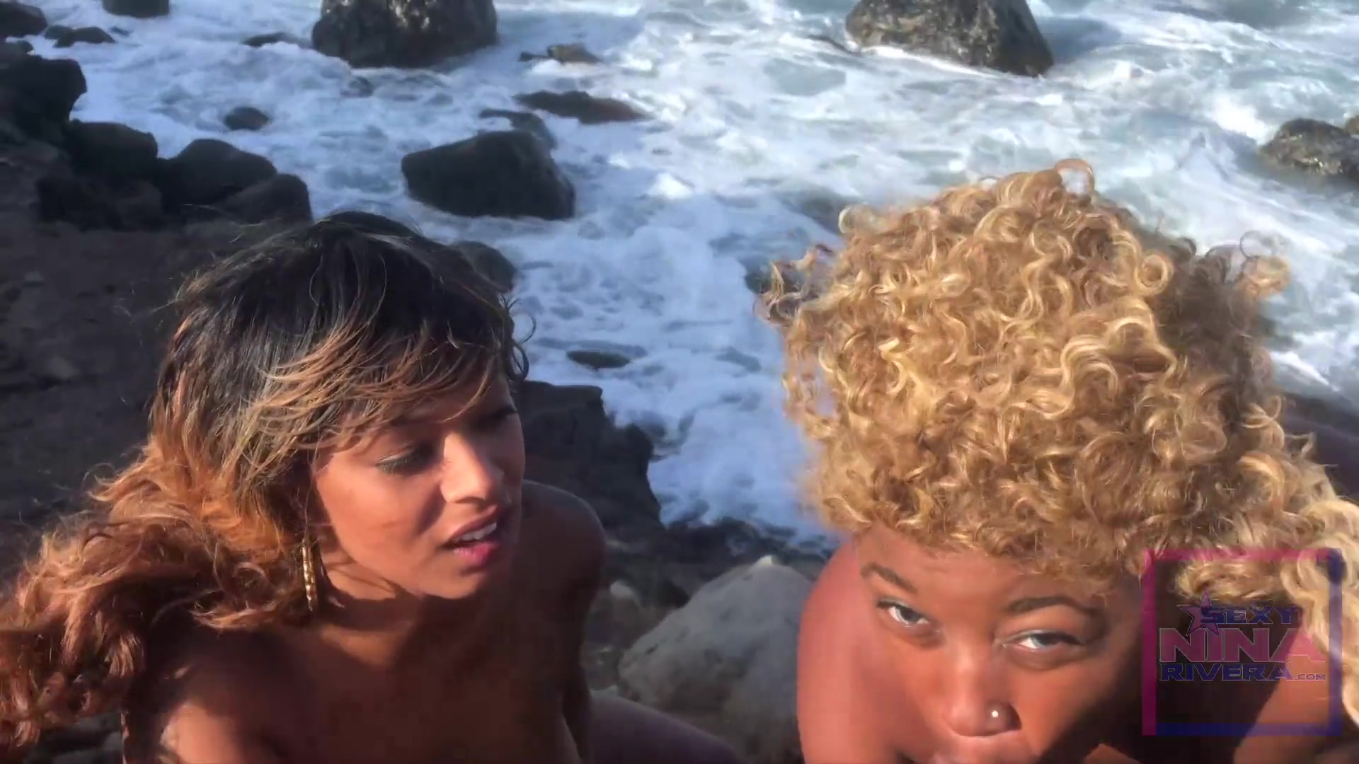 Head On The Rocks - Sexynina