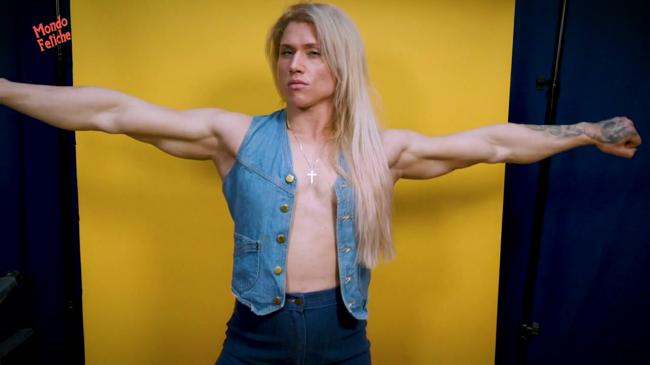 Julia Foery in Julia Foery: Female Bodybuilder Dreamboat! - KINK