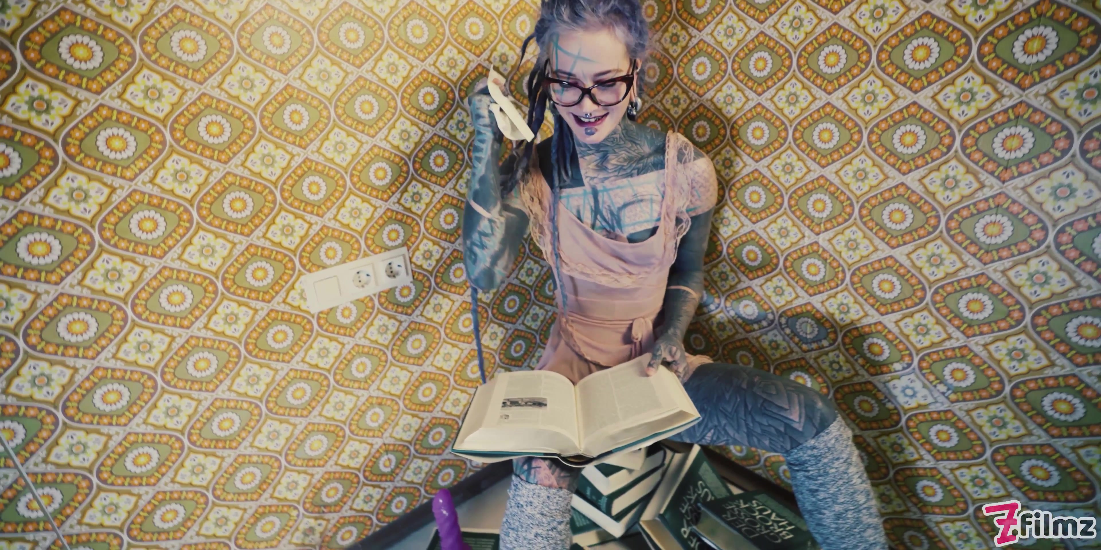 Anal Gapes And Piss On Books And Toys - Pee, Anal, Atm, Toys (Goth, Punk, Alt Porn)