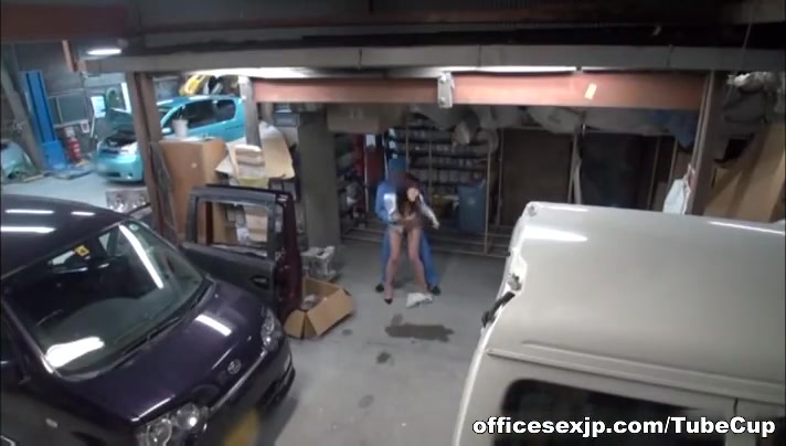 Insatiable Japanese milf gives head in the office