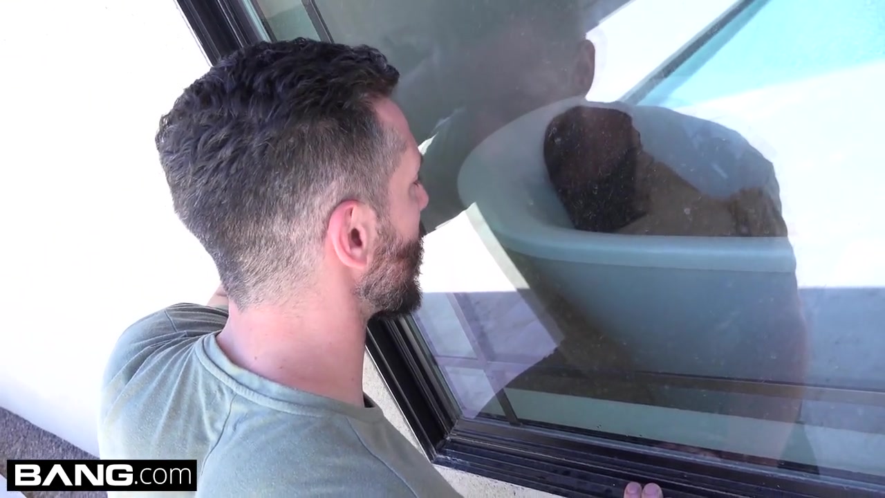 Harmony Wonder gets creampied by a peeping Tom