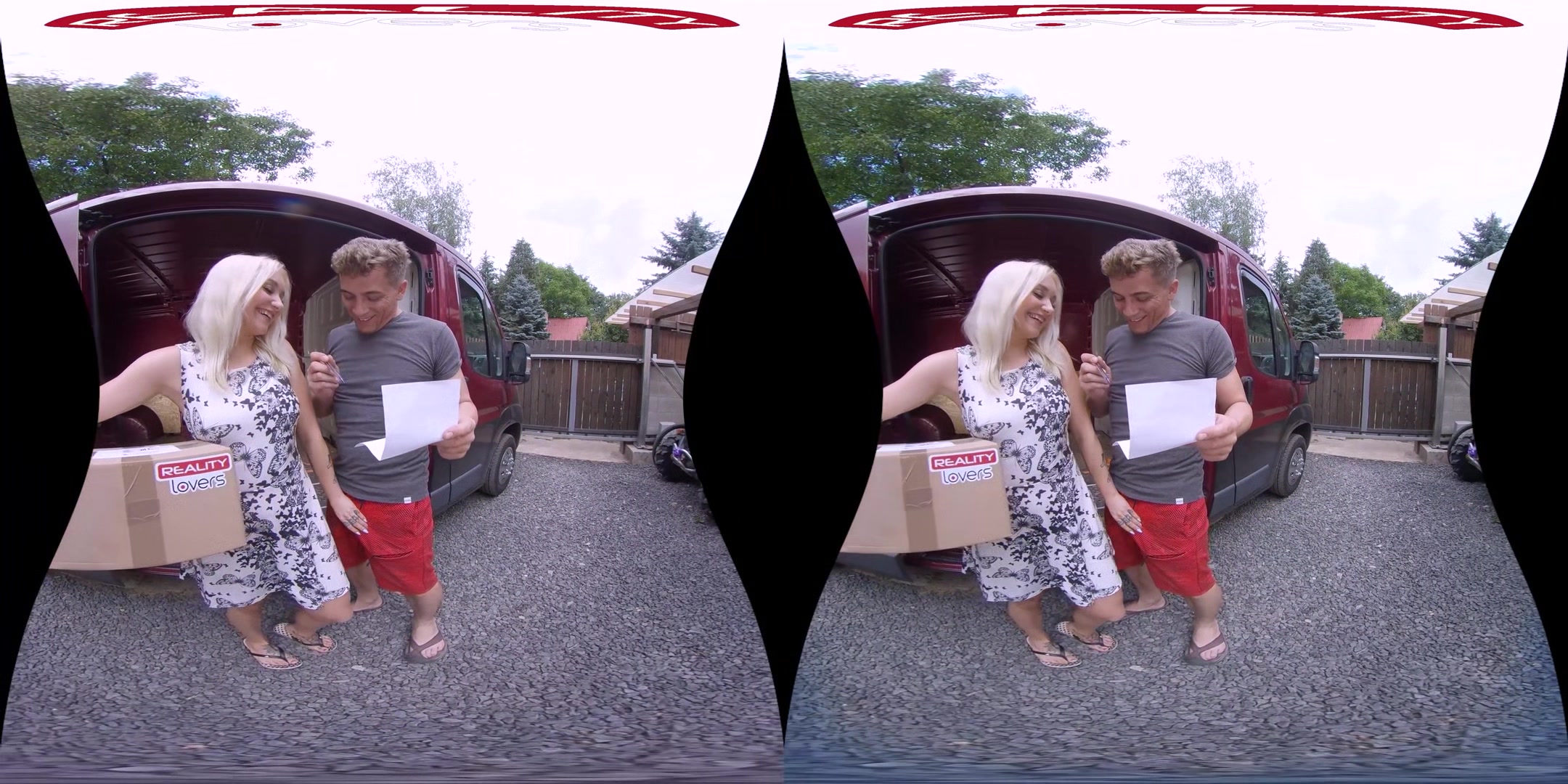 Fucked hard by the delivery boy - RealityLovers