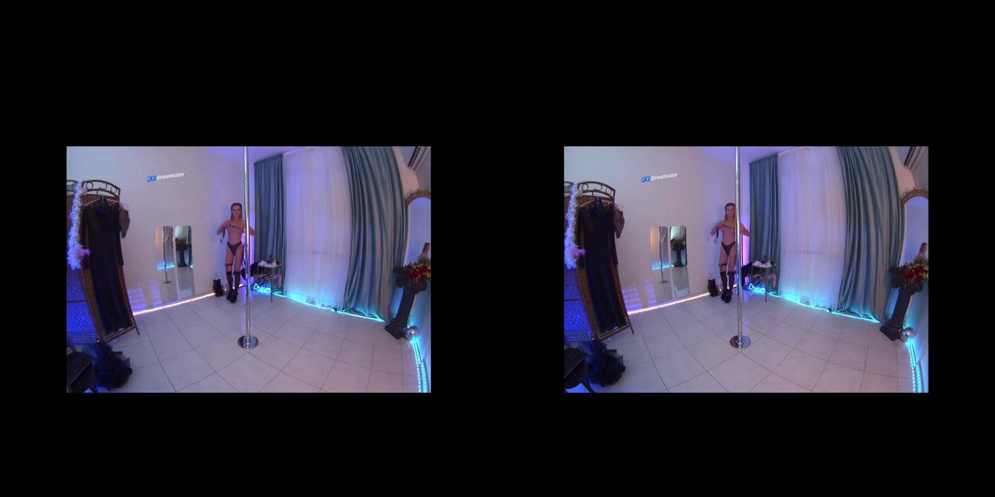 Amazing Blonde Dances A Pole Dance