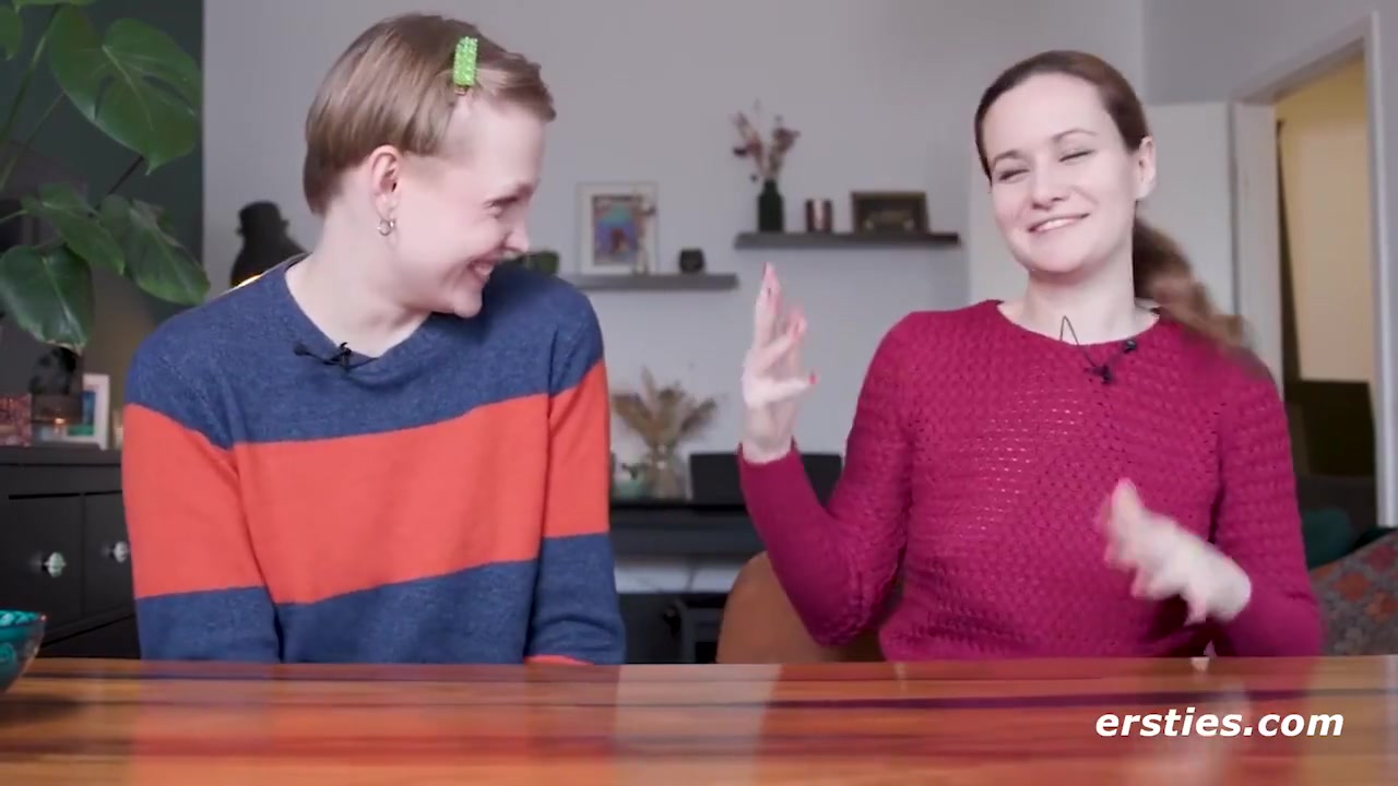 Pornoproduzentin Trifft Heibes Fan Girl