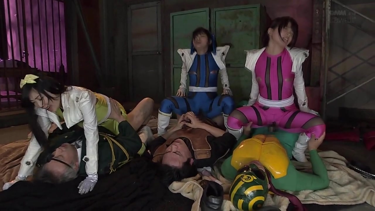 Kotori Ayase,Miku Aoyama,Miku Marika in Akuto Rangers - CosplayInJapan