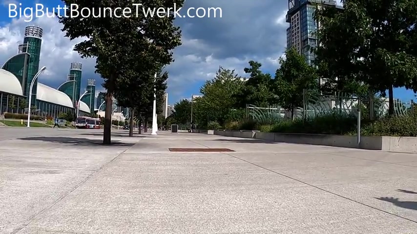 Loose Phat Ass Running - BigButtBounceTwerk
