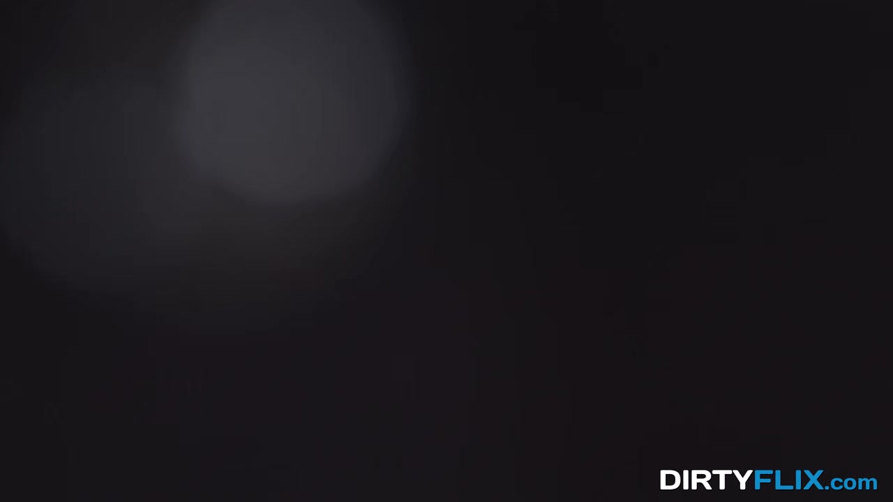 Dirty Flix - Emily Thorne - Courtesan is her calling