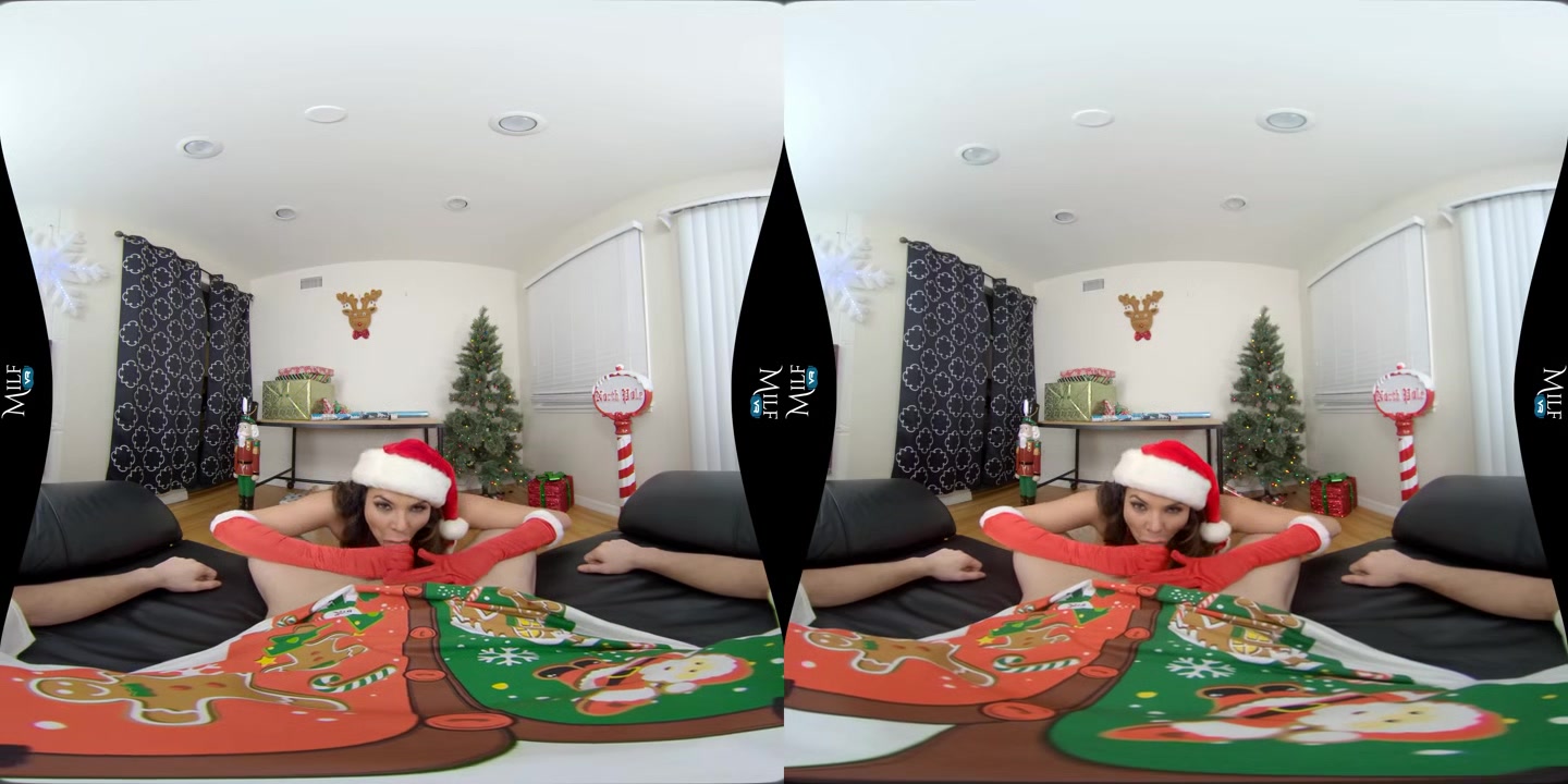 Stuffing Her Stocking - MILFVR