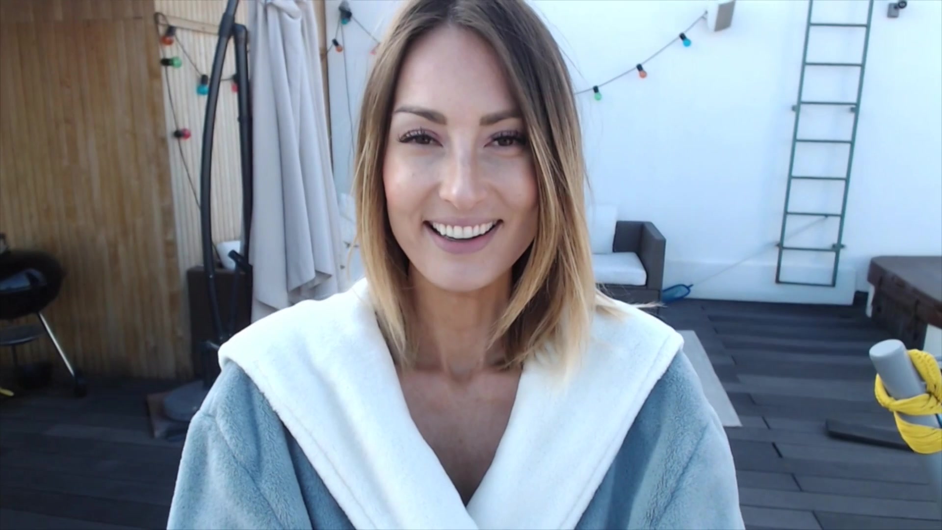 Nude Toes And Rooftops - Sex Movies Featuring Emma Lovett