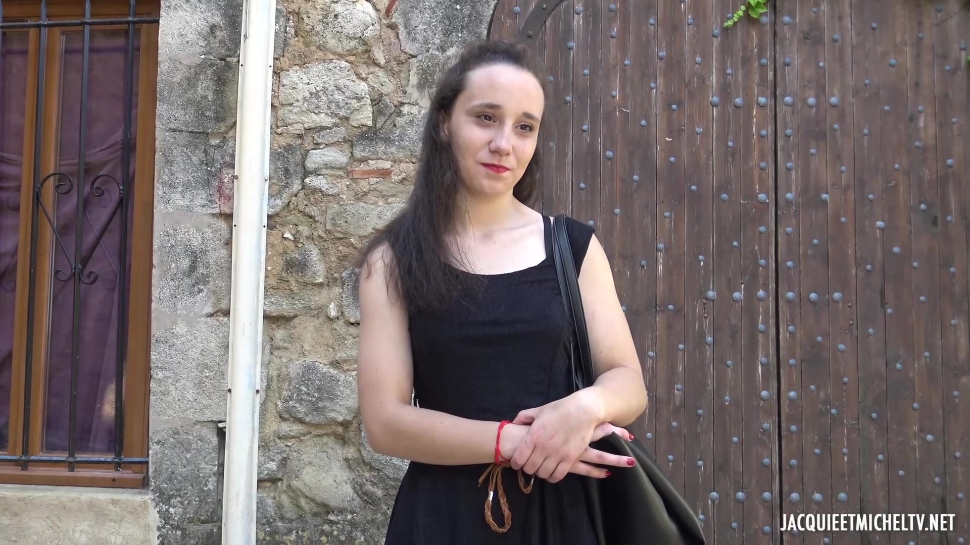 teen 18+ Amandine first time in a threesome