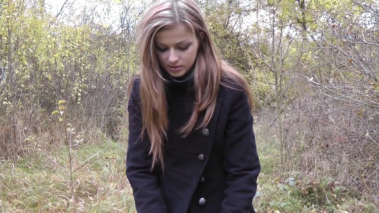 Nice girl sucking dick