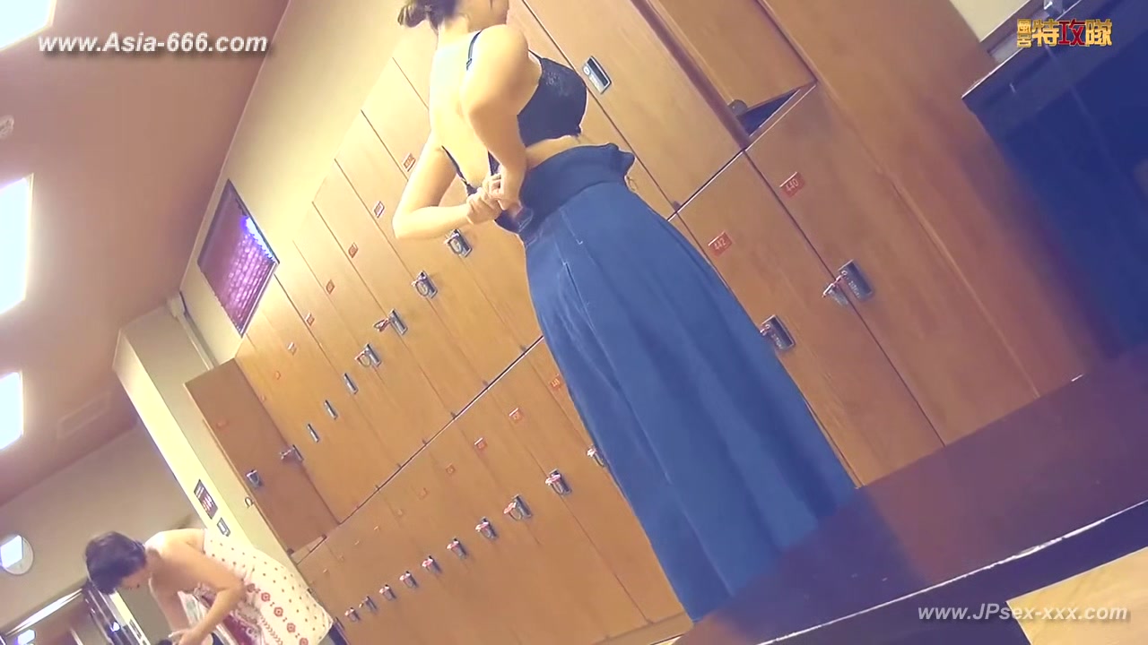 japanese public bathroom changeroom.93
