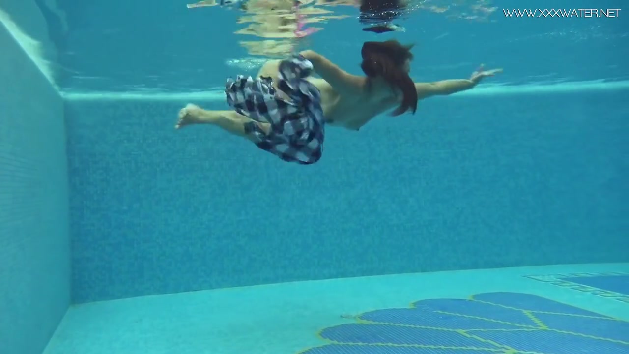 Sazan Cheharda Super Hot teen 18+ Underwater Nude