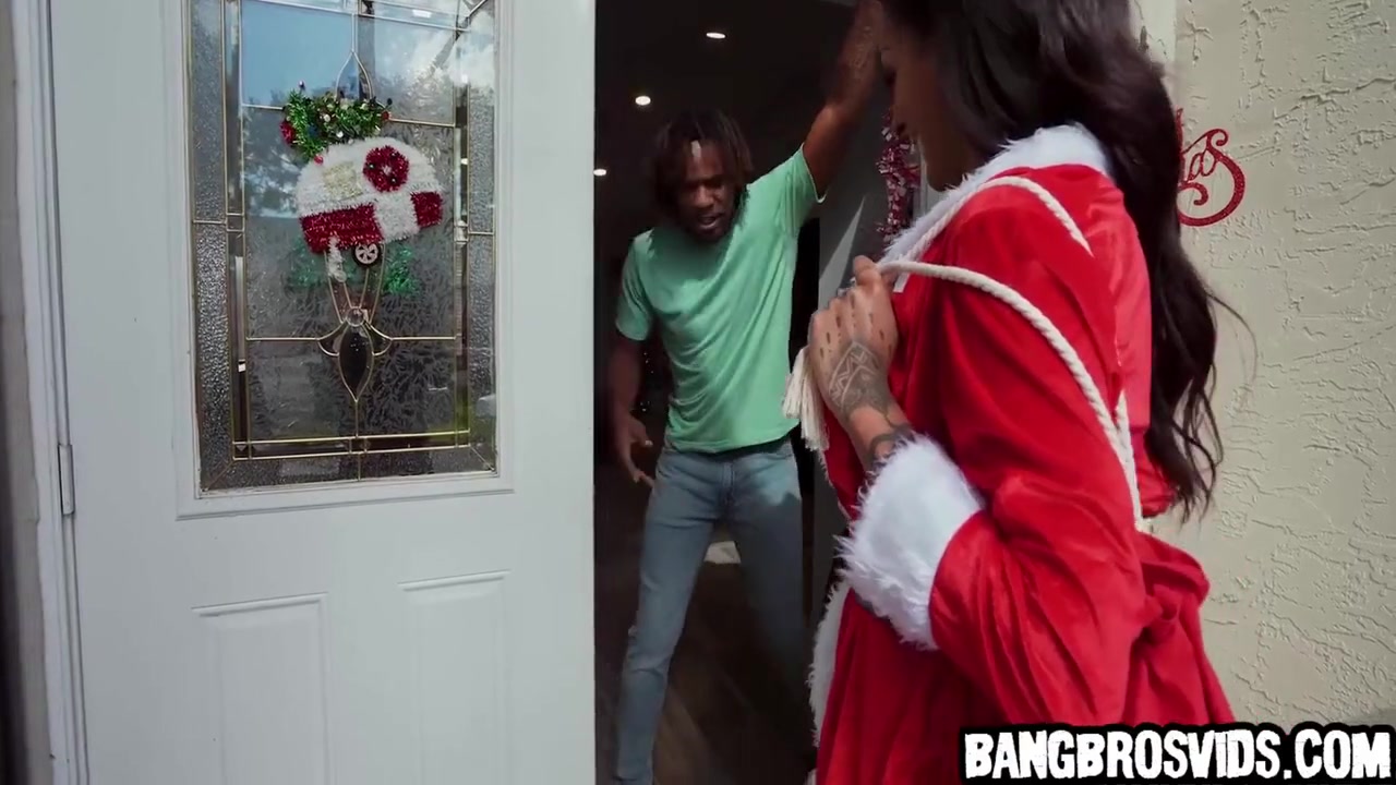 Zoey Fucking Santas Helper 5 Min - Zoey Sinn
