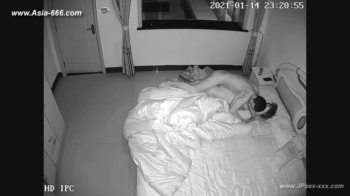 Hackers use the camera to remote monitoring of a lover's home life.***