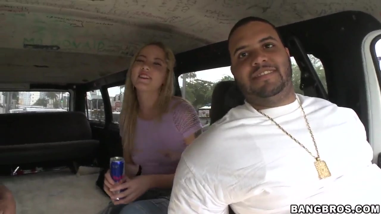 Layla Leoni wanna have sex in a bang bus