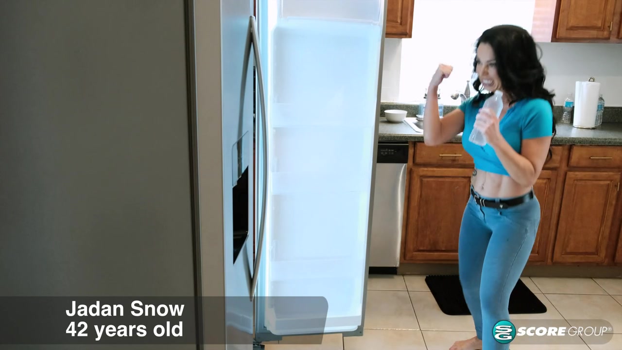 Jadan Snow cheats on her husband - 40SomethingMag