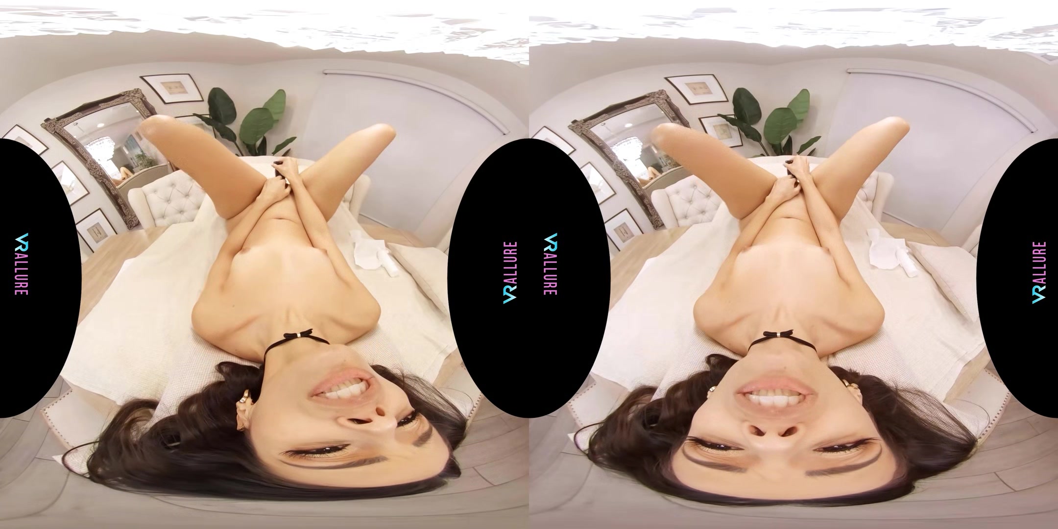 VRALLURE Andreina Deluxe Is Muy Caliente!