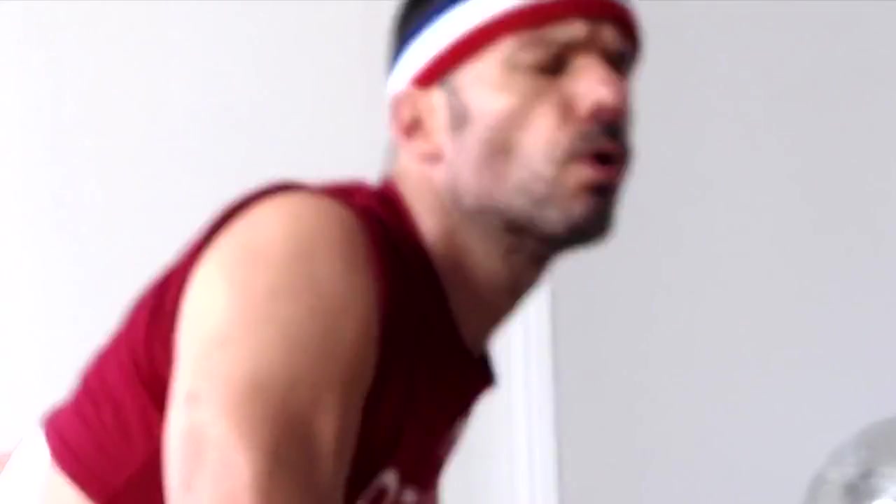 Amax Wide Rides The Xxl Conker Plug For Ajohnthomastoys Fucking His Bleached & Shaved Hole