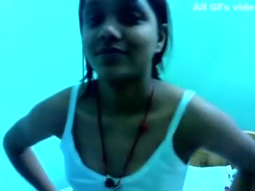 Extremely hot bhabi strips and shows her assets