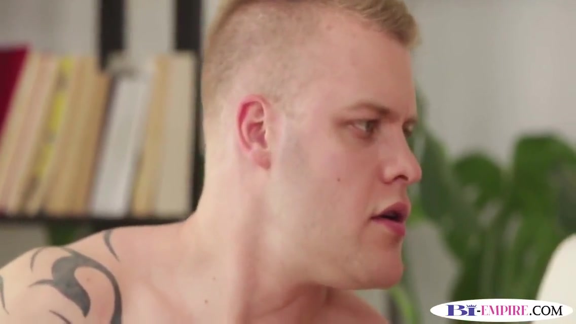 Athletic Hunk Facialized In Threeway Scene