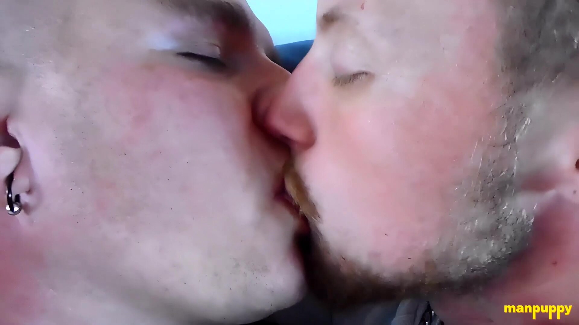 ManPuppy: JC Dickerson Moans As Leo Blues Tongue Bulges His Cheeks And Fills His Mouth