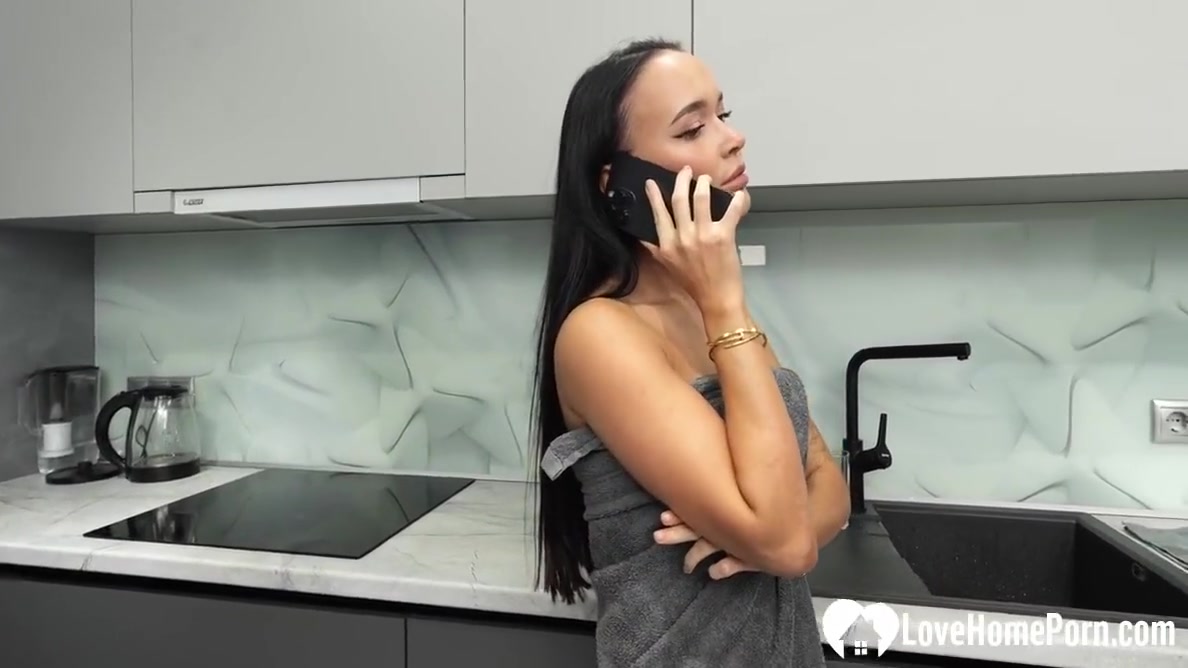 No Cash? Plumber Gets Anal Payment From Hot Customer