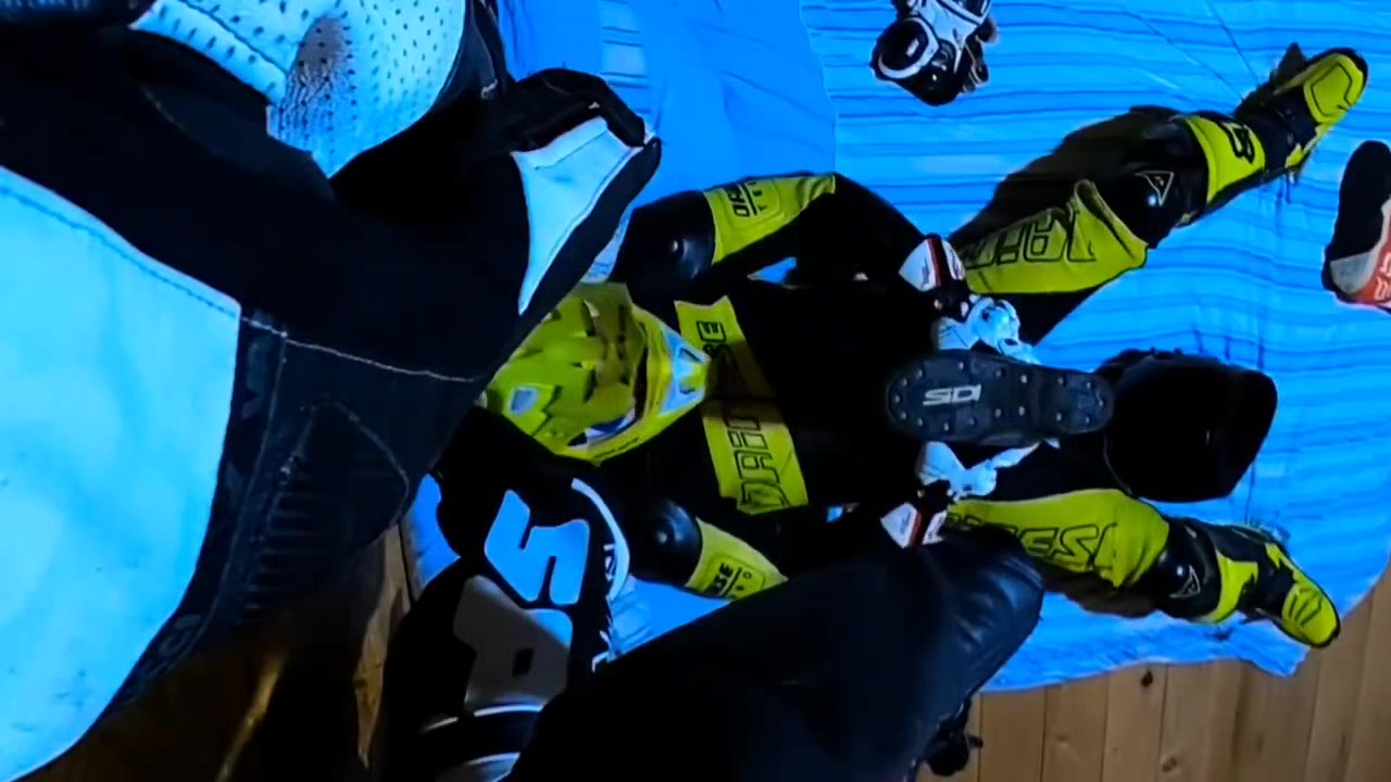 Biker cuming gear gloves