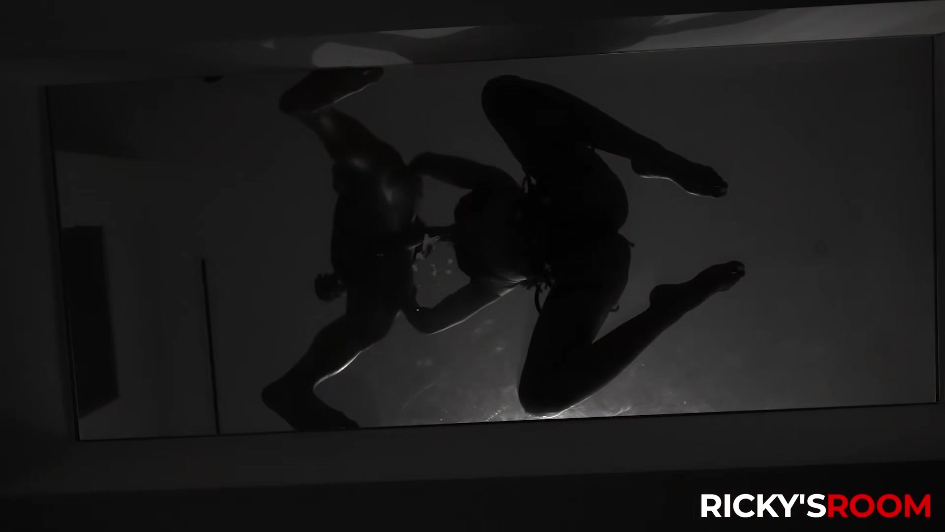 RICKYSROOM Legendary creampie with Kira Noir