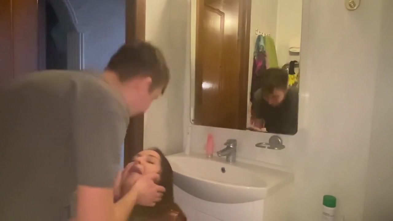 Quickly Fucked Friends Wife In The Bathroom While She Was Getting Ready For Work