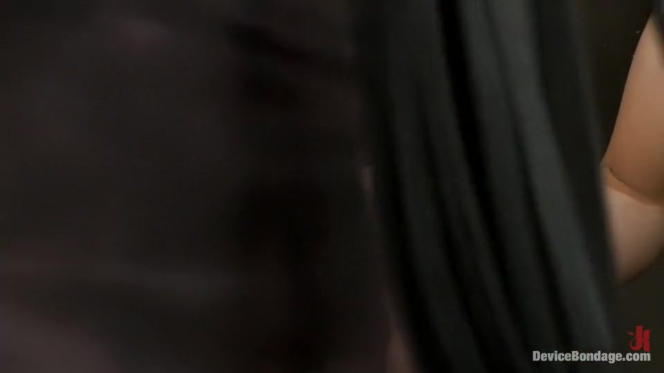 Presenting Chloe's Cunt: Folded opened and exposed.
