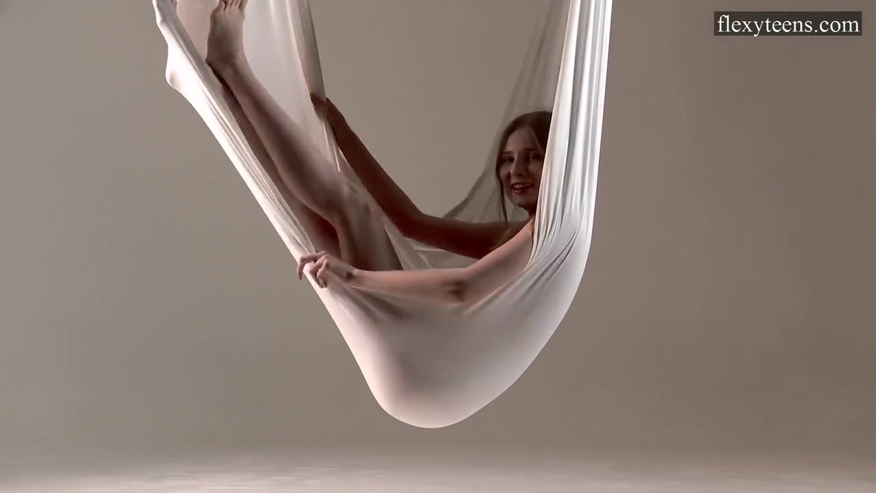 Super Flexible Young Babe - Sofia Zhiraf