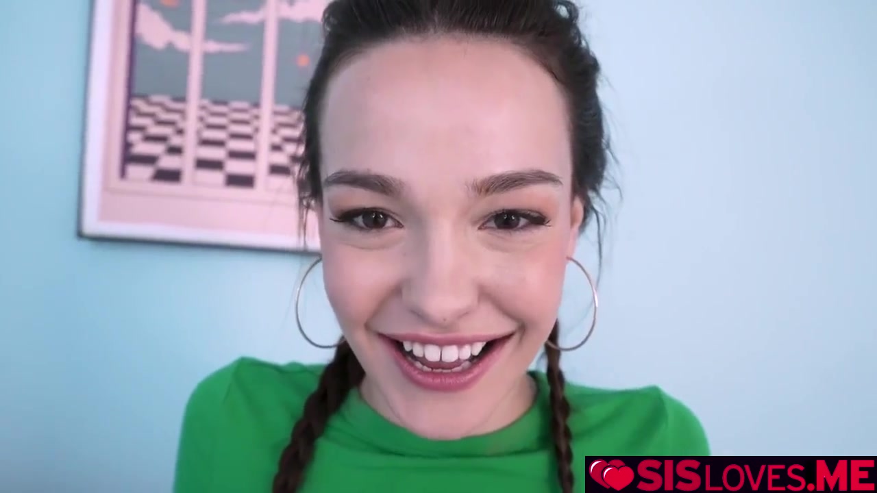 Plays With Rissa Mays Bouncy Tits