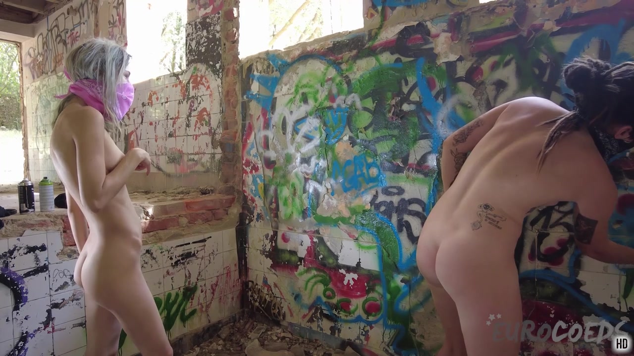 Hot Models Brille And Poppy Risky Public Nudity While On Vacation Painting Graffiti Creative Porn