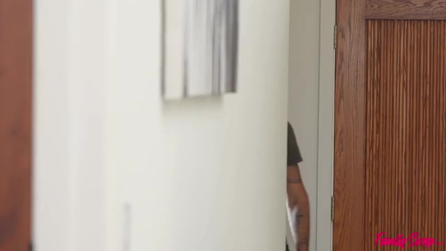 A Swap Family Thanksgiving - S8:E4 - Nubiles-Porn