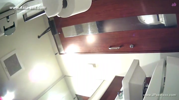 peeping Korean restaurant toilet.1
