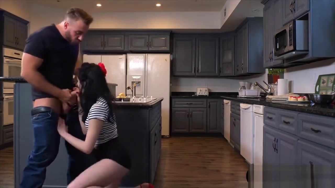 I Was Horny So I Fucked My Gfs Stepsis In The Kitchen