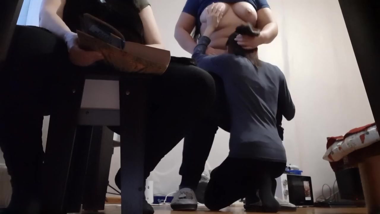 While My Teacher And I Are Preparing To Take The Exam My Girlfriend Gives Me Cunnilingus Risky Sex
